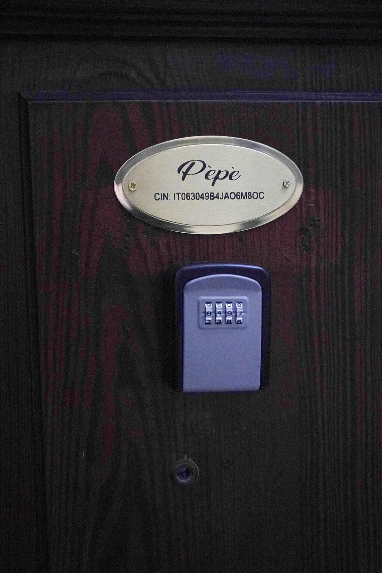 Pepe Bed & Breakfast Наполи Екстериор снимка